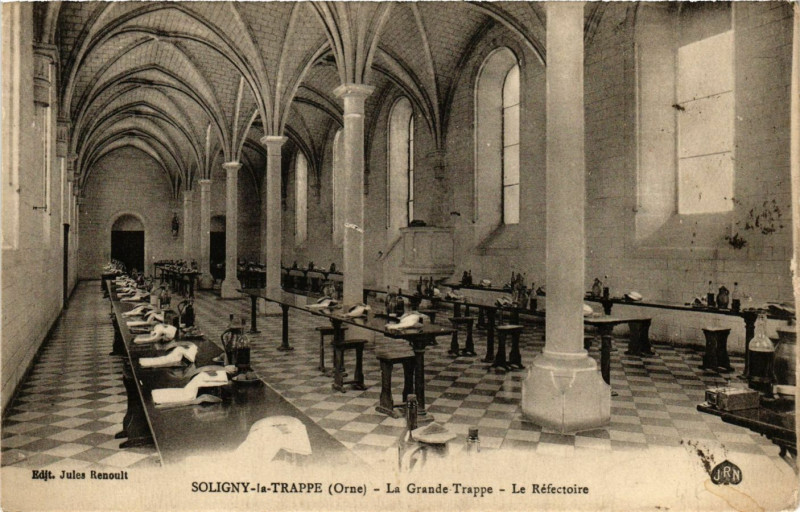 Carte postale ancienne Soligny-la-Trappe (Orne) - La Grande Trappe - Le Réfectoire à Soligny-la-Trappe