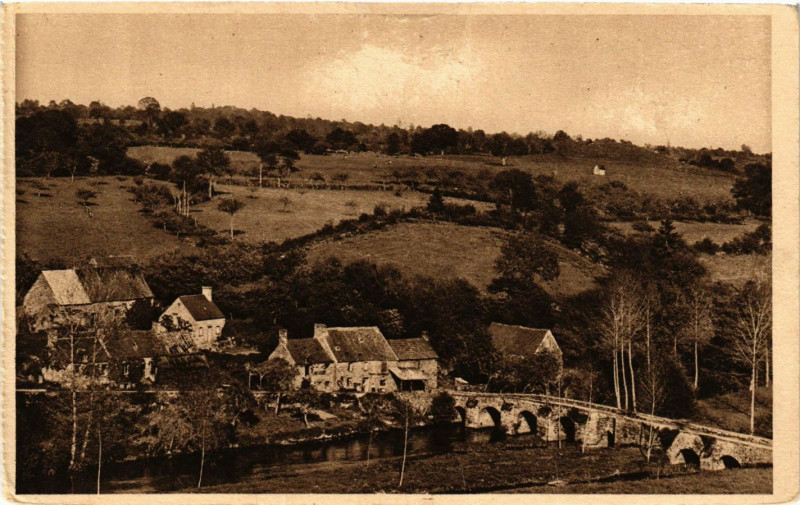 Carte postale ancienne Sainte-Croix (prés Putanges) - La Vallée de l'Orne à Sai