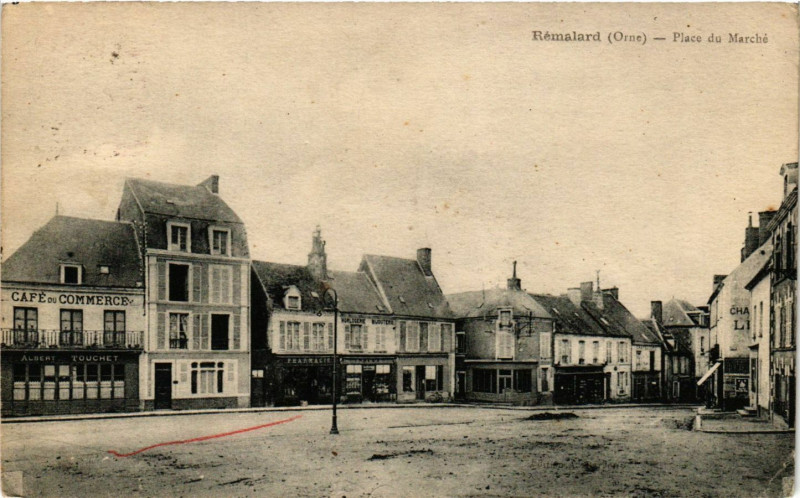 Carte postale ancienne Remalard (Orne) - Place du Marché