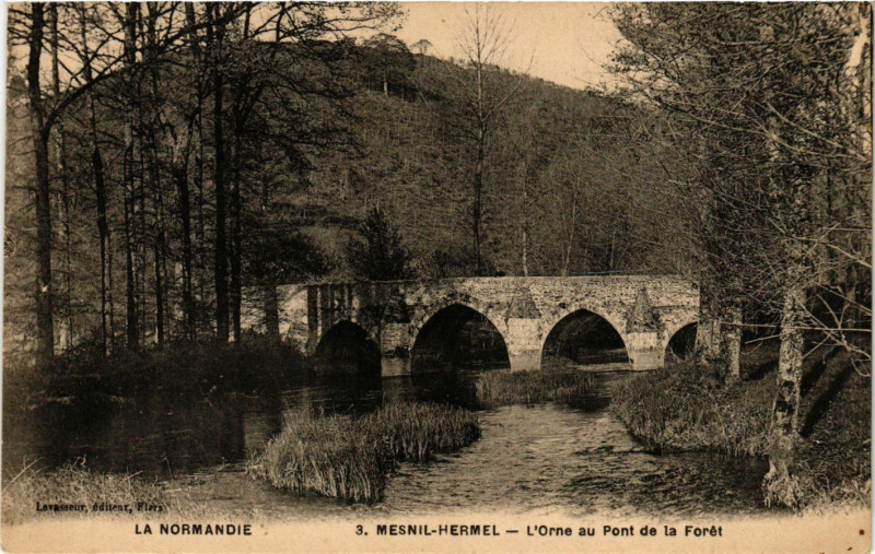Carte postale ancienne Mesnil-Hermel - L'Orne au Pont de la Forét