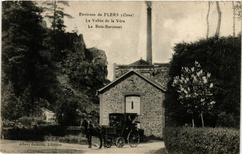 Carte postale ancienne Environs de Flers (Orne) - La Vallée de la Vére-Le Bois-Baronnet à Flers