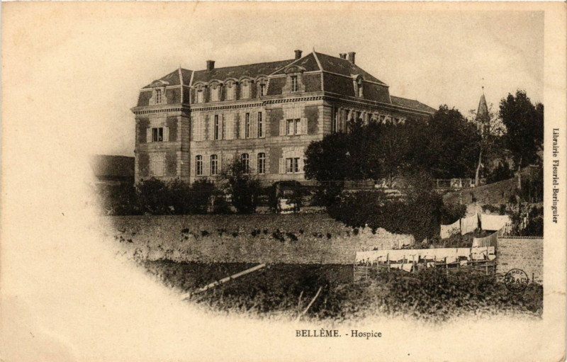 Carte postale ancienne Belléme - Hospice à Bellême