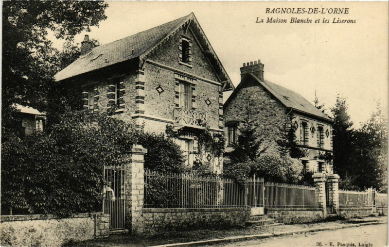 Carte postale ancienne Bagnoles-de-l'Orne  - La Maison Blanche et les Liserons