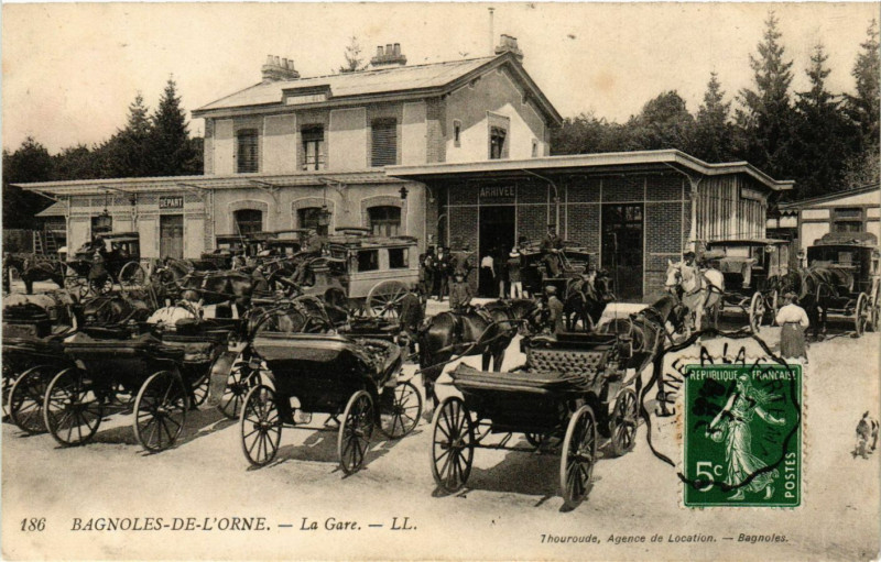 Carte postale ancienne Bagnoles-de-l'Orne  - La Gare