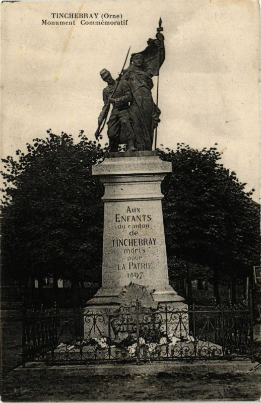 Carte postale ancienne Tinchebray(Orne) - Monument Commémoratif