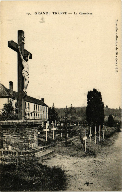 Carte postale ancienne Grande Trappe - La Cimetiére