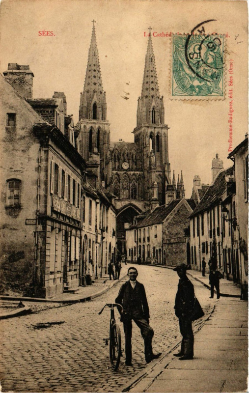 Carte postale ancienne Sées - La Cathédrale à Sées