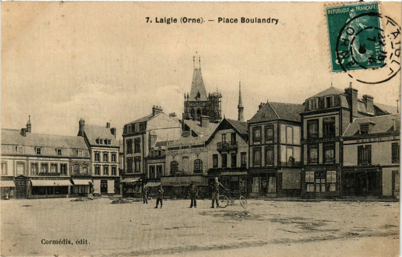 Carte postale ancienne Laigle(Orne) - Place Boulandry
