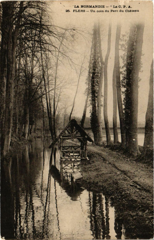 Carte postale ancienne La Normandie - Flers - Un coin du Parc du Cháteau à Flers