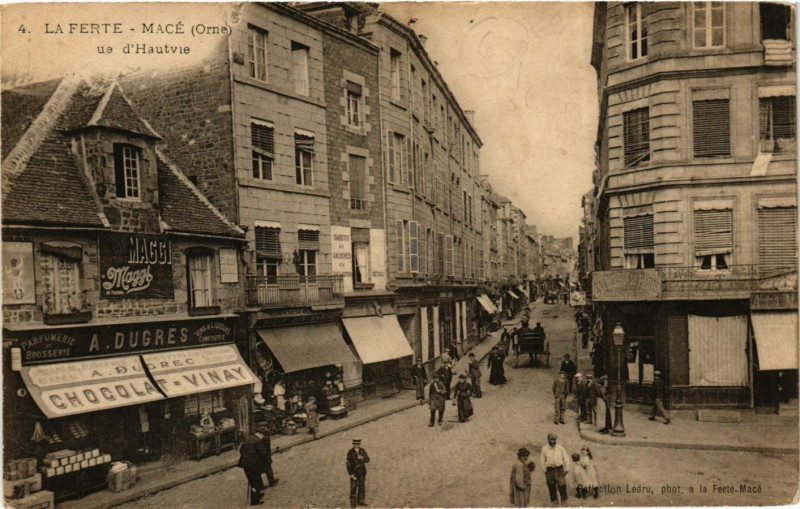 Carte postale ancienne La Ferté-Macé(Orne) - ue Hautvie à La Ferté Macé