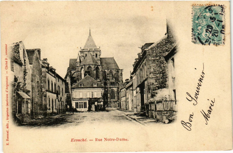 Carte postale ancienne Ecouché - Rue Notre-Dame à Écouché-les-Vallées