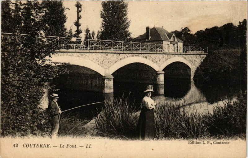 Carte postale ancienne Couterne - Le Pont