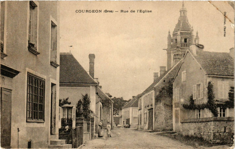 Carte postale ancienne Courgeon (Orne) - Rue de l'Eglise à Courgeon