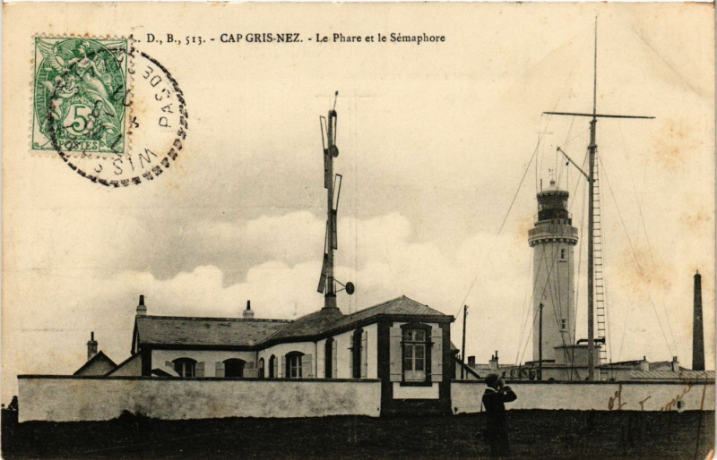 Carte postale ancienne Cap Gris-Nez - Le Phare et le Sémaphore à Ri
