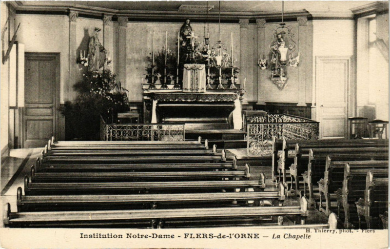 Carte postale ancienne Institution Notre-Dame - Flers-de-l'Orne - La Chapelle à Flers