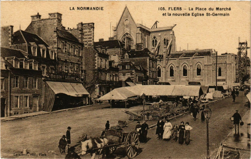 Carte postale ancienne Flers - La Place du Marché et la nouvelle Eglise Saint-Germain à Flers