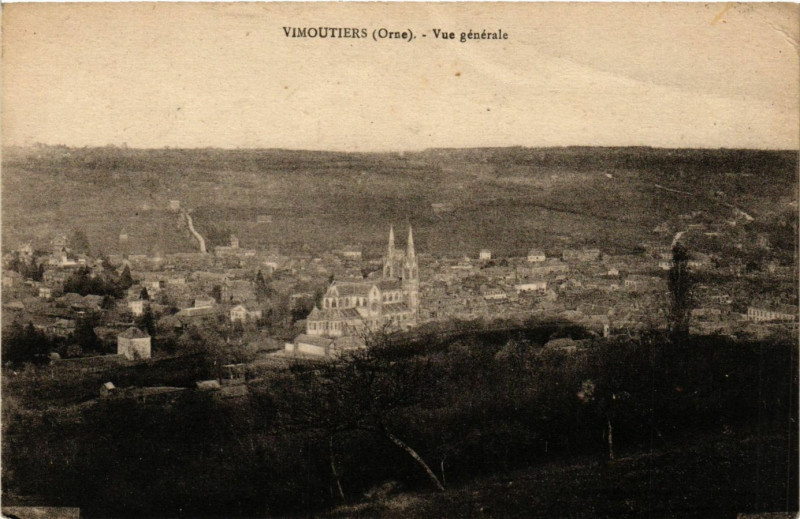 Carte postale ancienne Vimoutriers (Orne) - Vue générale à Ri