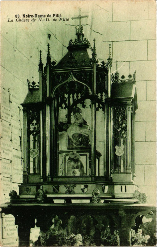 Carte postale ancienne Notre-Dame -de-Pitié - La Chásse de N.-D. de Pitié