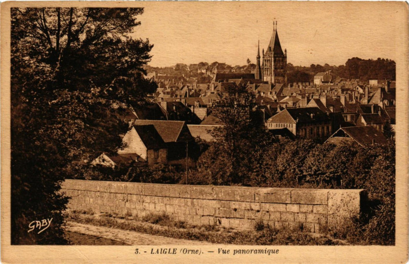 Carte postale ancienne Laigle (Orne) - Vue panoramique