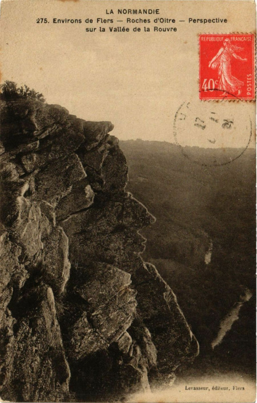 Carte postale ancienne La Normande - Environs de Flers - Roches d'Oitre -Perspctive sur à Flers