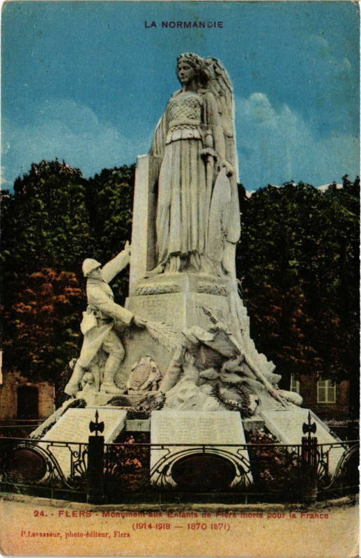 Carte postale ancienne Flers - Monument aux Enfants de Flers morts pour la France (1914- à Flers
