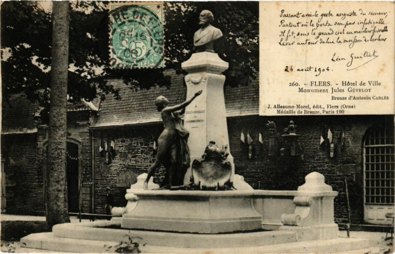Carte postale ancienne Flers - Hotel de Ville - Monument Jules Gévelot à Flers