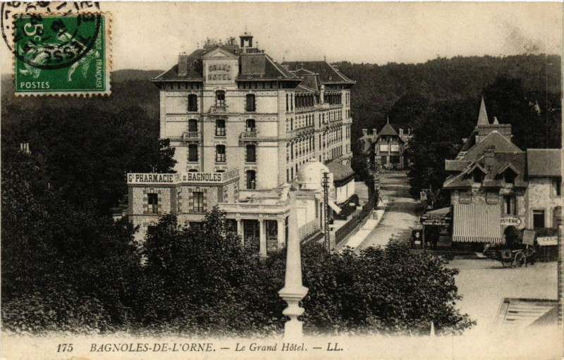 Carte postale ancienne Bagnoles-de-l'Orne - La Grand Hotel