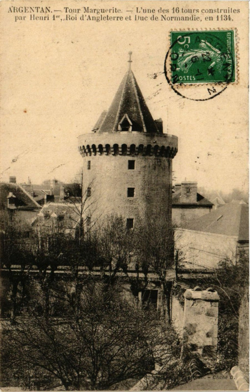 Carte postale ancienne Argentan -Tour Marguerite - L'une des 16 tours construites par à Argentan