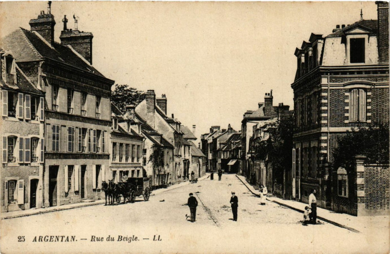 Carte postale ancienne Argentan - Rue du Beigle à Argentan