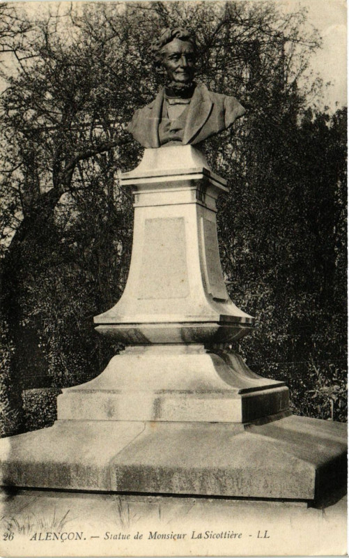 Carte postale ancienne Alencon - Statue de Monsieur LaSicottiére à Alençon