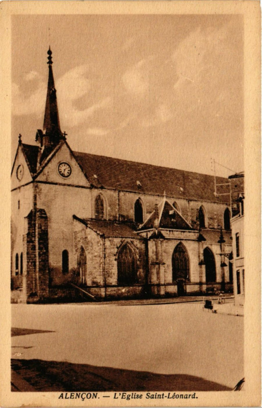Carte postale ancienne Alencon - L'Eglise Saint-Léonard à Alençon