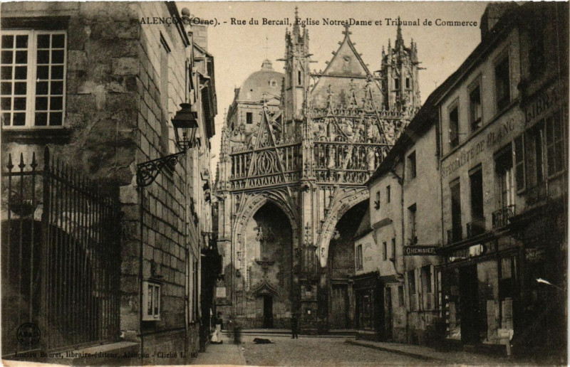 Carte postale ancienne Alencon (Orne) - Rue du Bercail, Eglise Notre-Dame et Tribunal à Alençon
