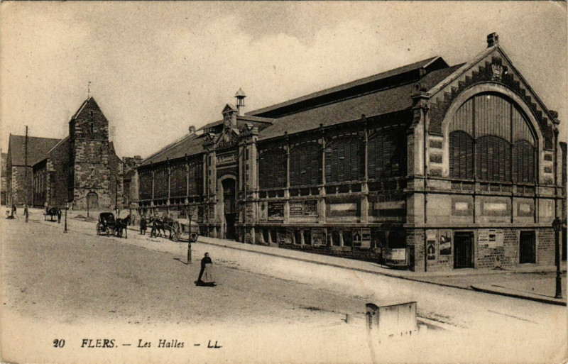 Carte postale ancienne Flers - Les Halles à Flers