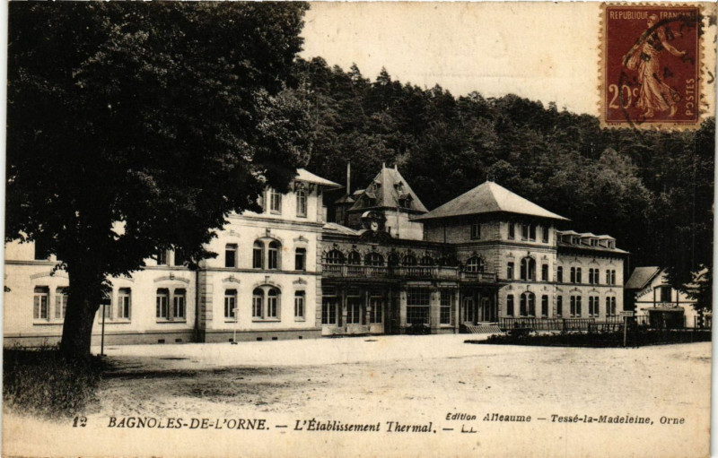 Carte postale ancienne Bagnoles-de-l'Orne - L'Etablissement Thermal