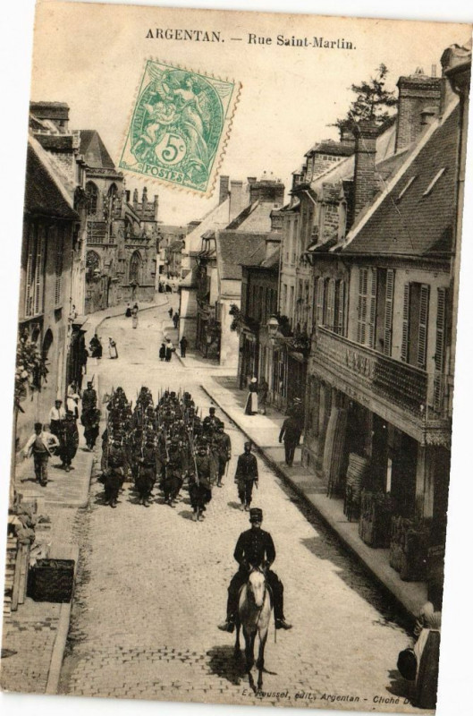 Carte postale ancienne Argentan - Rue Saint-Martin à Argentan