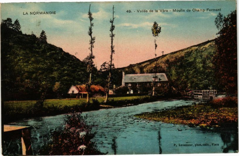 Carte postale ancienne Vallee de la vere .- Moulin de champ fermant