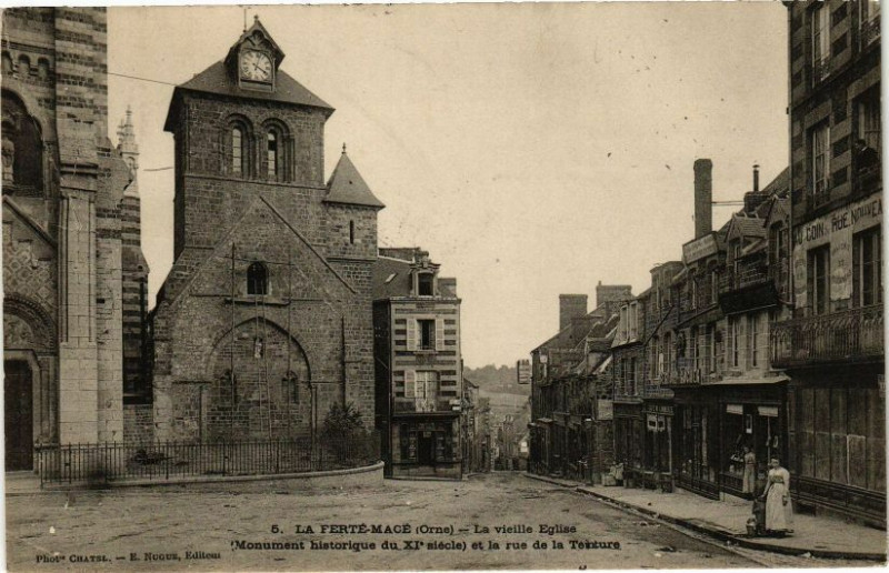 Carte postale ancienne La ferte mace .- La vieille eglise à Macé