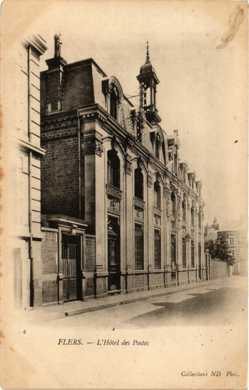 Carte postale ancienne Flers .- L'hotel des postes à Flers