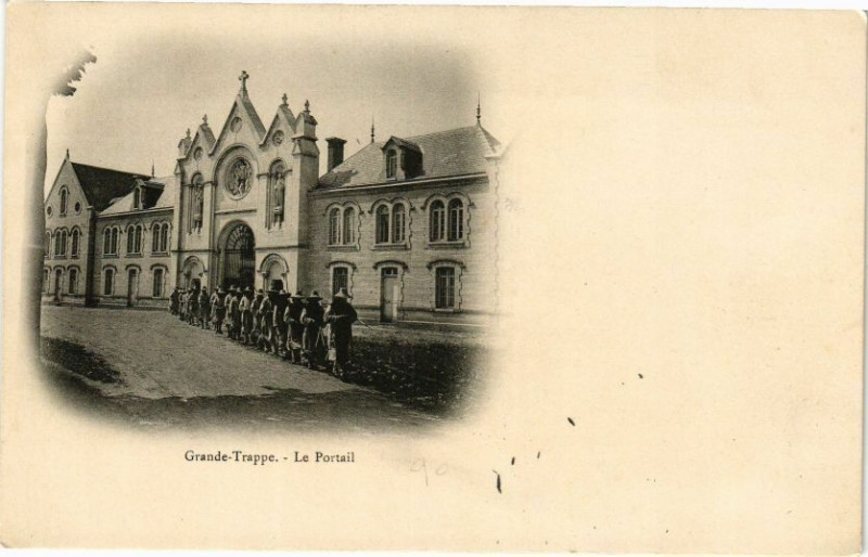 Carte postale ancienne La Grande Trappe - Le Portail
