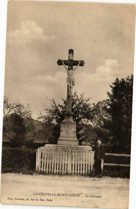 Carte postale ancienne La Chapelle Montligeon - Le Calvaire à La Chapelle-Montligeon