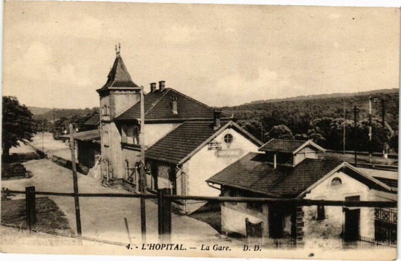 Carte postale ancienne L'Hopital - La gare