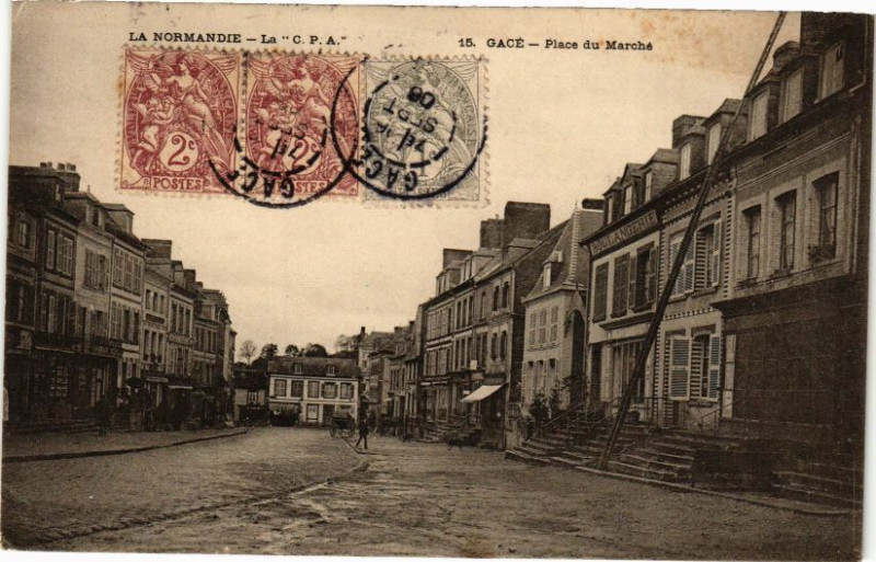 Carte postale ancienne Gace - Place du Marché à Gacé