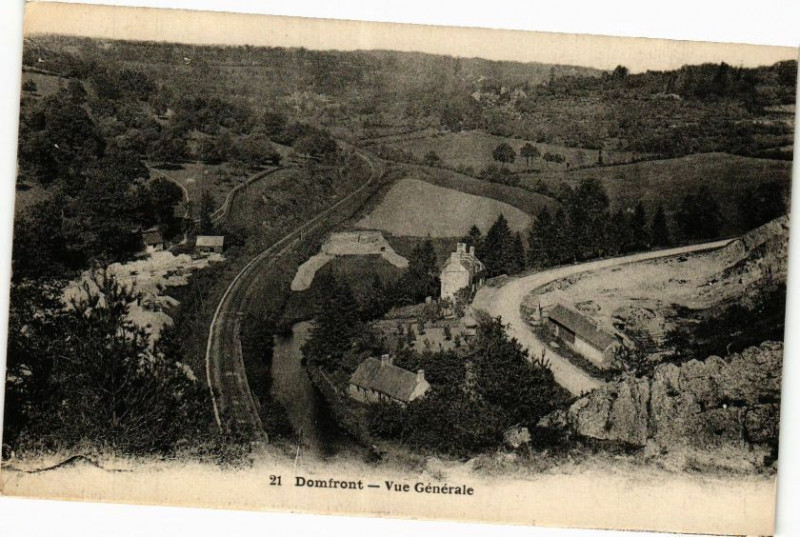 Carte postale ancienne Domfront - Vue generale