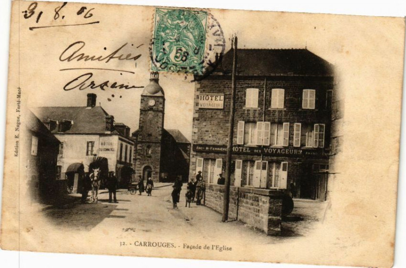 Carte postale ancienne Chateau de Carrouges - La Salle á Manger à Carrouges