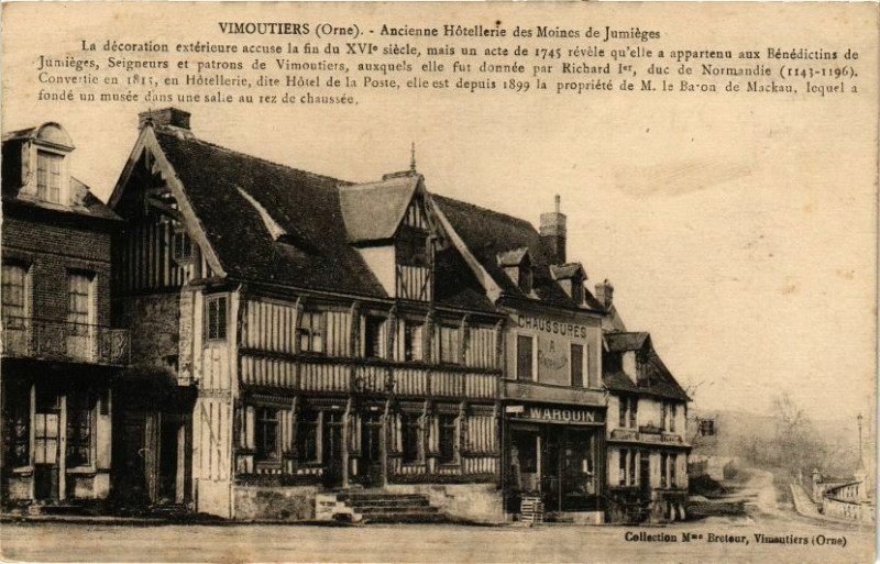 Carte postale ancienne Vimoutiers - Ancienne Hotellerie des Moines de Jumiéges à Vimoutiers