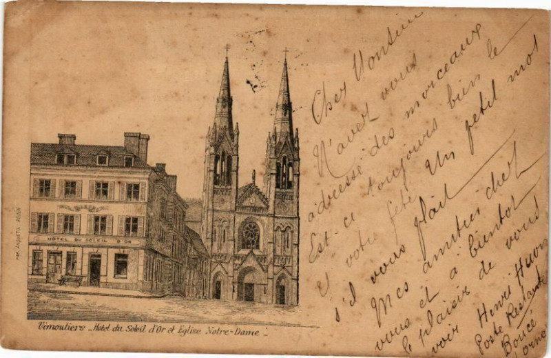 Carte postale ancienne Vimoutiers - Hotel du Soleil d'Or et Eglise Notre-Dame à Vimoutiers