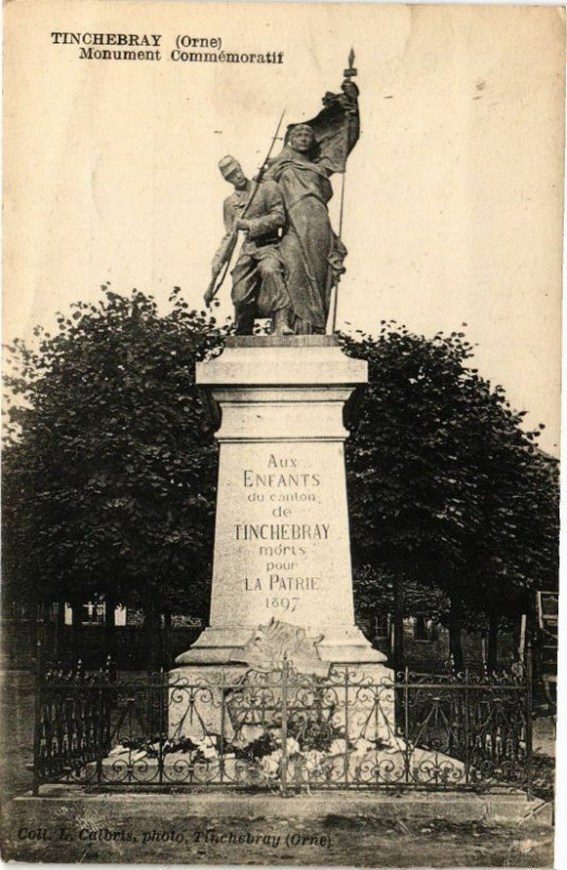 Carte postale ancienne Tinchebray - Monument Commémoratif