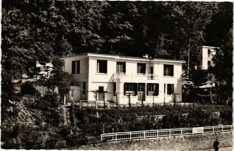 Carte postale ancienne Tesse-la-Madeleine - Villa clair logis