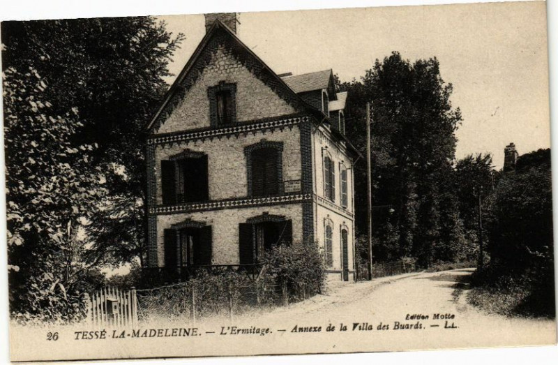 Carte postale ancienne Tesse-la-Madeleine - L'ermitage