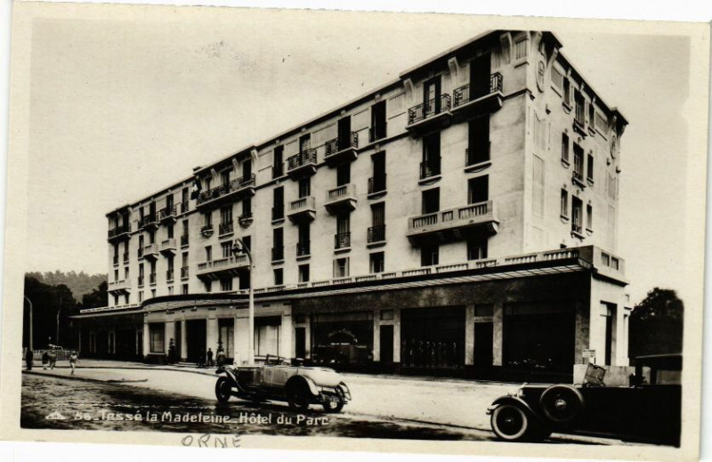 Carte postale ancienne Tesse-la-Madeleine - Hotel du parc